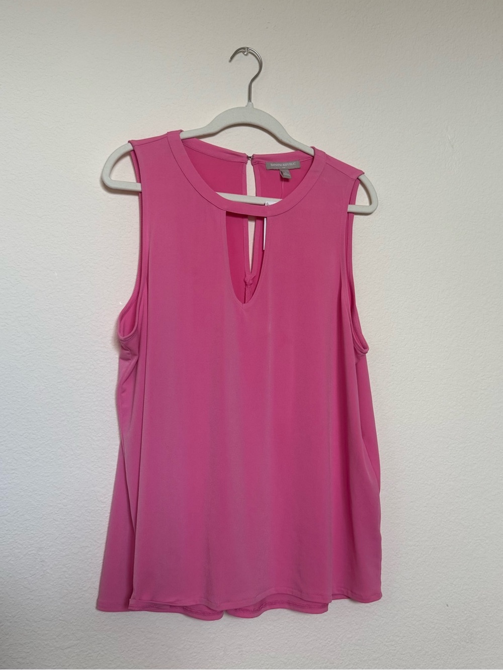 Banana Republic Pink Sleeveless Keyhole Camisole